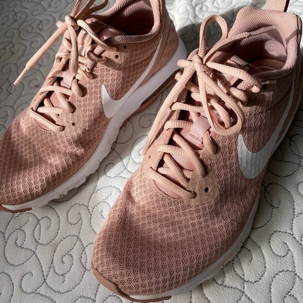 Nike AIR MAX motion LW